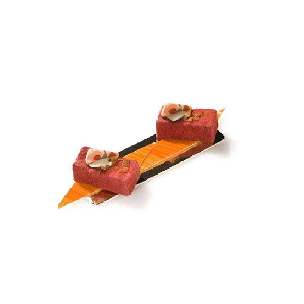 קינוח מלבני מוגמר מתבנית Silikomart SF060 — צילום היצרן
